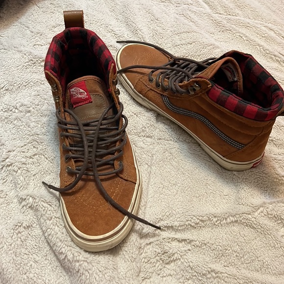 Van’s high top - Picture 2 of 4